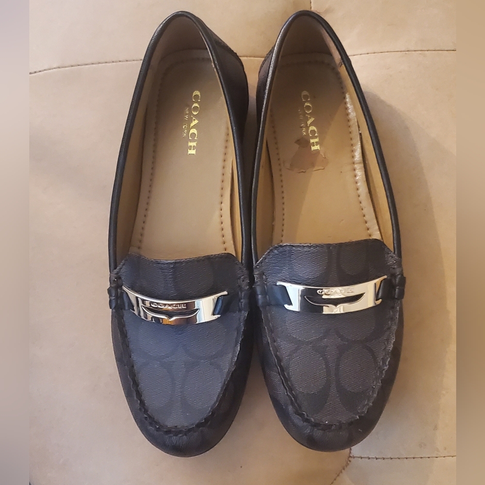 Coach Monogrammed Logo Womens size 5.5 Loafers..